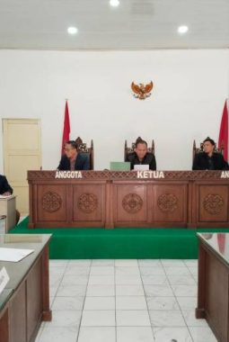 Sidang Pemeriksaan Awal tanpa Penohon dan Termohon