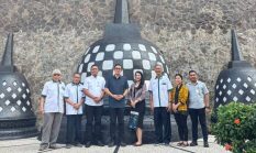 BRI Serahkan Satu Unit Mobil Jenazah kepada Yayasan Buddhakirti untuk Mendukung Pelayanan Sosial